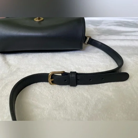 Genuine Vintage COACH Leather Purse - Picture 3 of 15